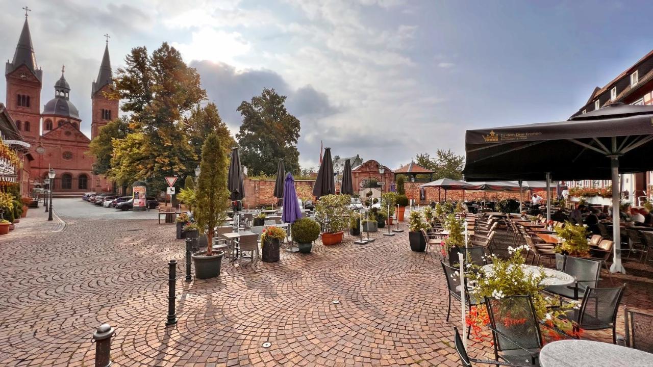 Hotel Zu Den Drei Kronen Seligenstadt Exterior foto