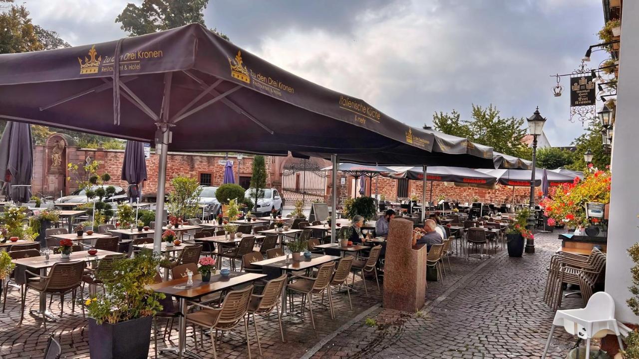 Hotel Zu Den Drei Kronen Seligenstadt Exterior foto