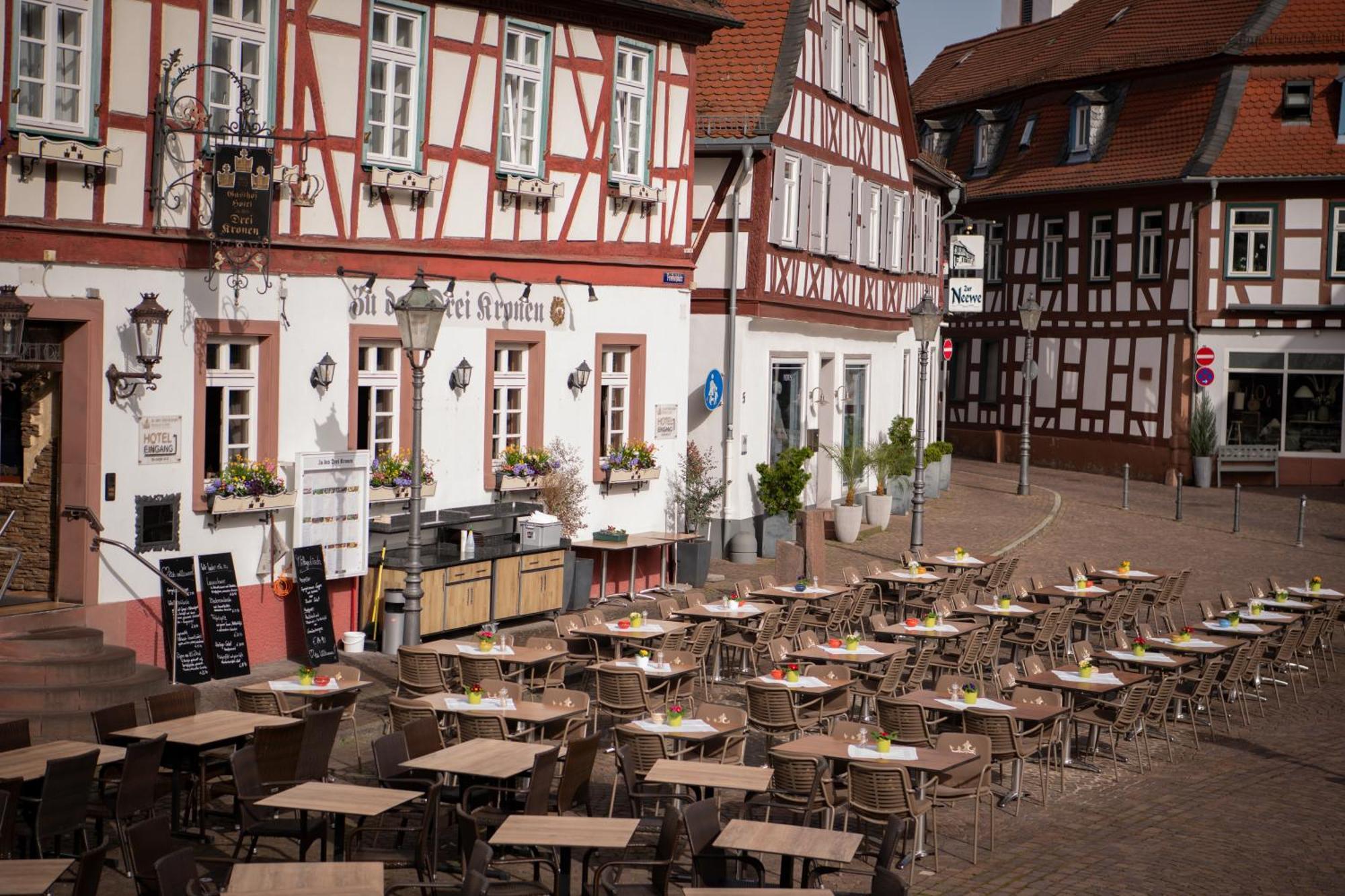 Hotel Zu Den Drei Kronen Seligenstadt Exterior foto